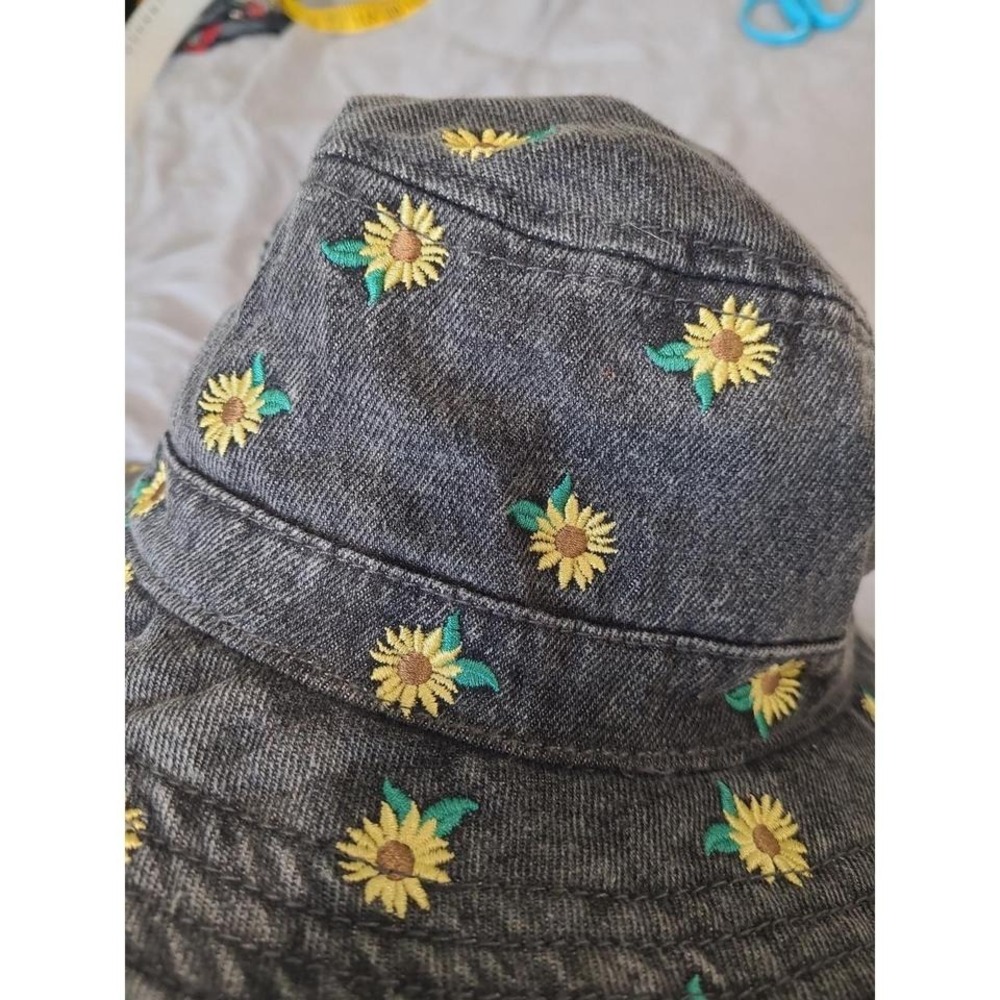 American Eagle Women OS Embroidered Daisy black denim Bucket Hat boho summer - Picture 6 of 7